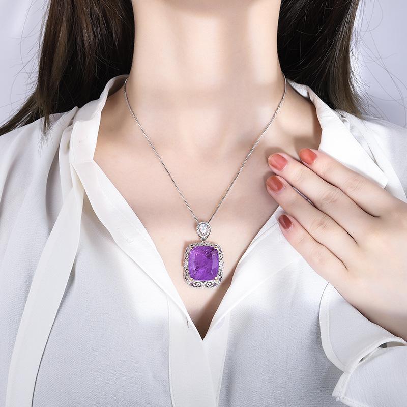Jewelry Copper Bottom Gold-Plated Simulation Violet Heavy Industry Luxury Inlaid Square 20 * 23 Pendant Necklace