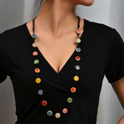 Bunte Mode flache Perlen lange Halskette Keramikperle Persönlichkeit Schmuck Anhänger Halsketten