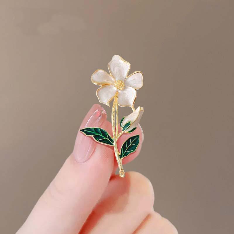 Chic Butterfly Brooch for Women - High-End Fashion Corsage