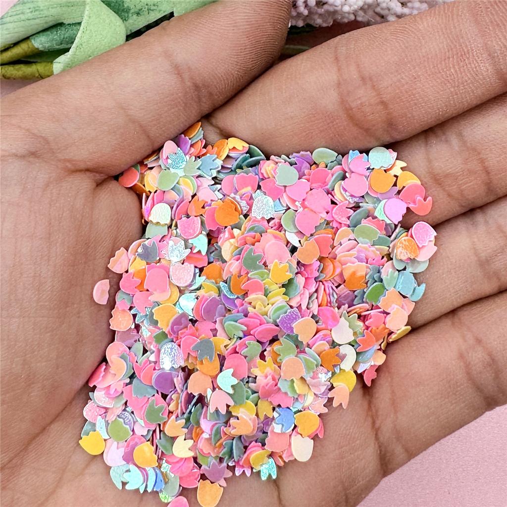 Wysokiej jakości modne DIY akrylowe dekoracyjne cekiny drążone PVC cekiny 1000 szt. Śliczne żywiczne cekiny małe stopy z 3,3 * 3,2 mm