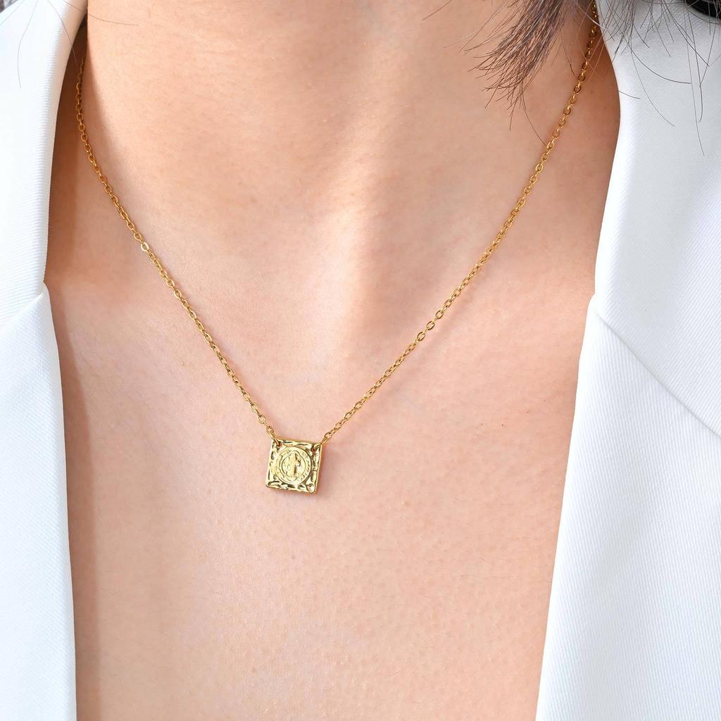 Jewelry 18K Gold Plated Stainless Steel St. Benedict Square Pendant Necklace Women'S Jewelry Nc-2570