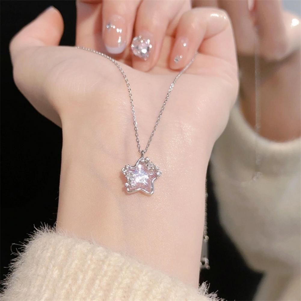 Party Necklace Elegant Rhinestone Star Pendant Necklace for Women Izable Fit Clavicle Jewelry with Extended Length for Wedding