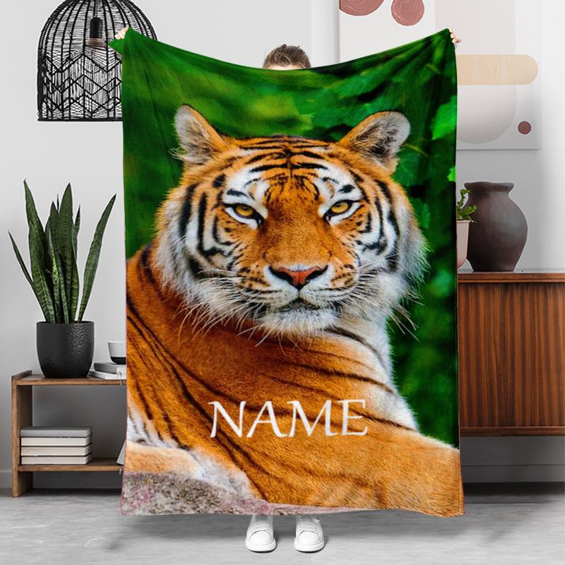 1pc Personalized Name Custom Tiger Pattern Flannel Blanket, a Lightweight And Soft Blanket, Perfect As a Gift for Family And Friends