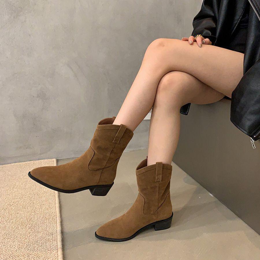Women's Vintage Brown Western Cowboy Ankle Boots with Chunky Heel and Pointed Toe - V-Mouth Design, Plus Velvet, Autumn/Winter 2025