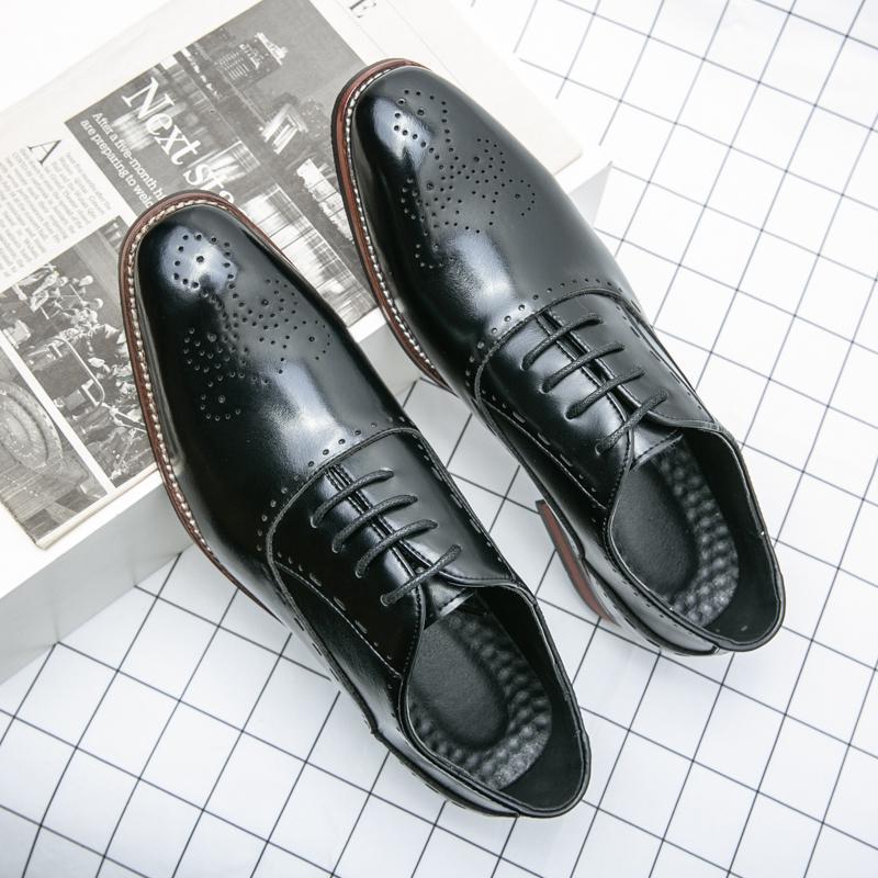 Men's Retro British Leather Shoes Men's Business Dress Casual Youth Breathable Pointed Shoes Groom Wedding Gift Shoes