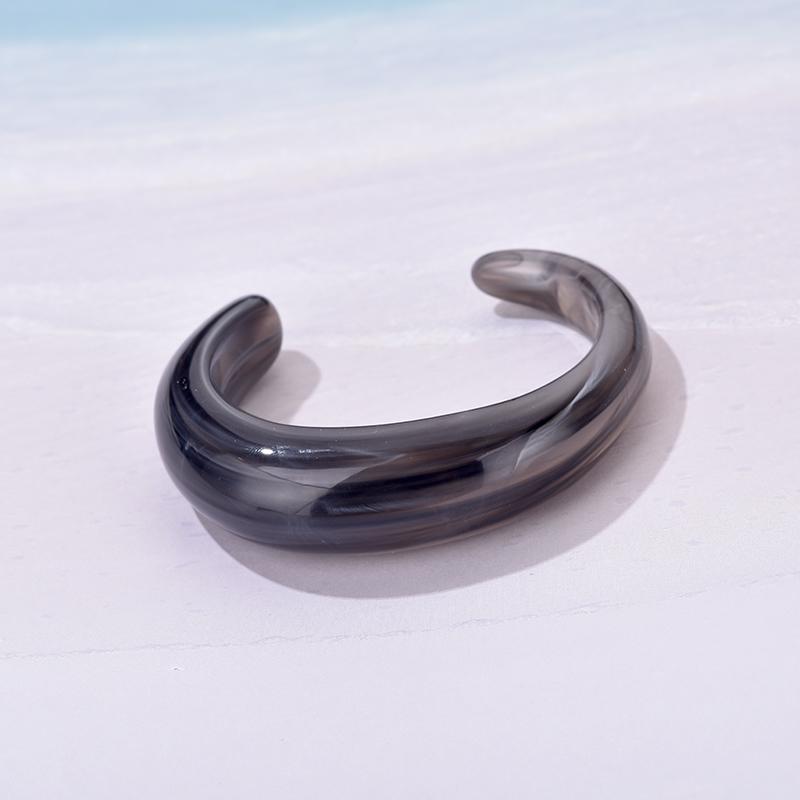 Fashion Exaggerated Opening Acrylic Bracelets for Women Simple Blended Jelly Colored Curved Cuff Bangle Female Jewelry