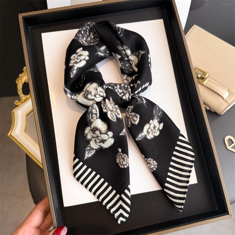 Elegant small floral imitation velvet herringbone pattern cotton and linen feeling small square scarf silk scarf headscarf shawl sunscreen scarf women