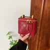 A small handbag made of exquisite color PU material, fashionable and popular styles, improve temperament