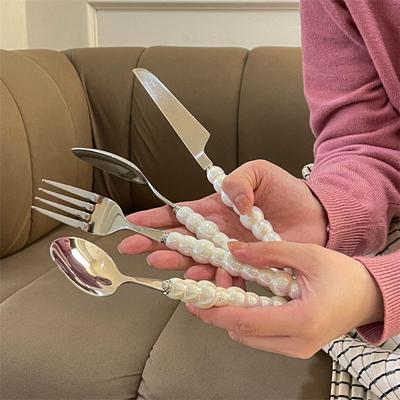 Juego de 4 cubiertos de acero inoxidable 18/10 con diseño creativo de Europa, de plata y perlas, con cuchillo, tenedor y cuchara, para comida occidental, 304