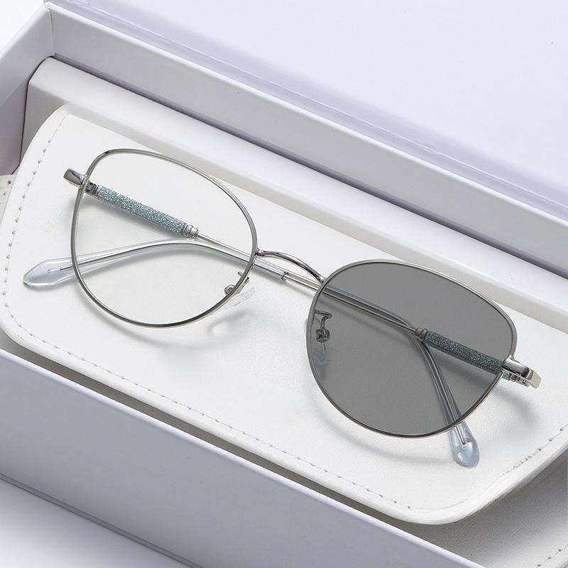 Fashion Photochromic Myopia Glasses 0 To -4.0 Retro Optical Frames Women Outdoor Color Changing Prescription Lenses Sunglasses