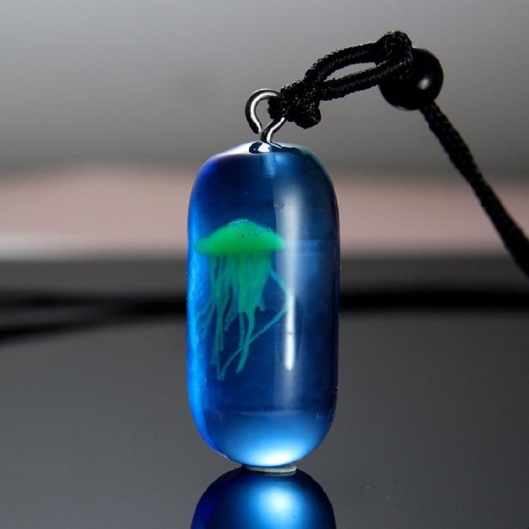 Sturdy Resin Jellyfish Pendant Necklace Offering Soft Glows Designs Accessory for Individualistic Fashion Lovers