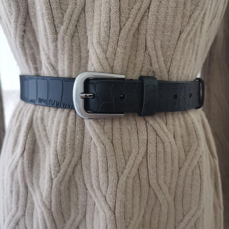 Minimalist Leather Waist Belt With Metal Pin Closure For Vintage Inspired Womens Accessories