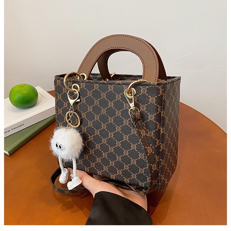 

Винтажная цветочная сумочка 2024: Стильная женская сумка через плечо и кроссбоди для универсальных, элегантных поездок на работу