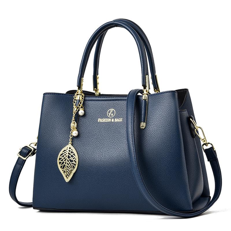 2026 Spring and Autumn New Middle-aged Women's Handbag Large Capacity Casual Shoulder Messenger Bag