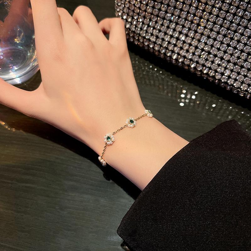 French Retro Emerald Flower Bracelet Women's Adjustable Design Bracelet In Simple Personalized Jewelry