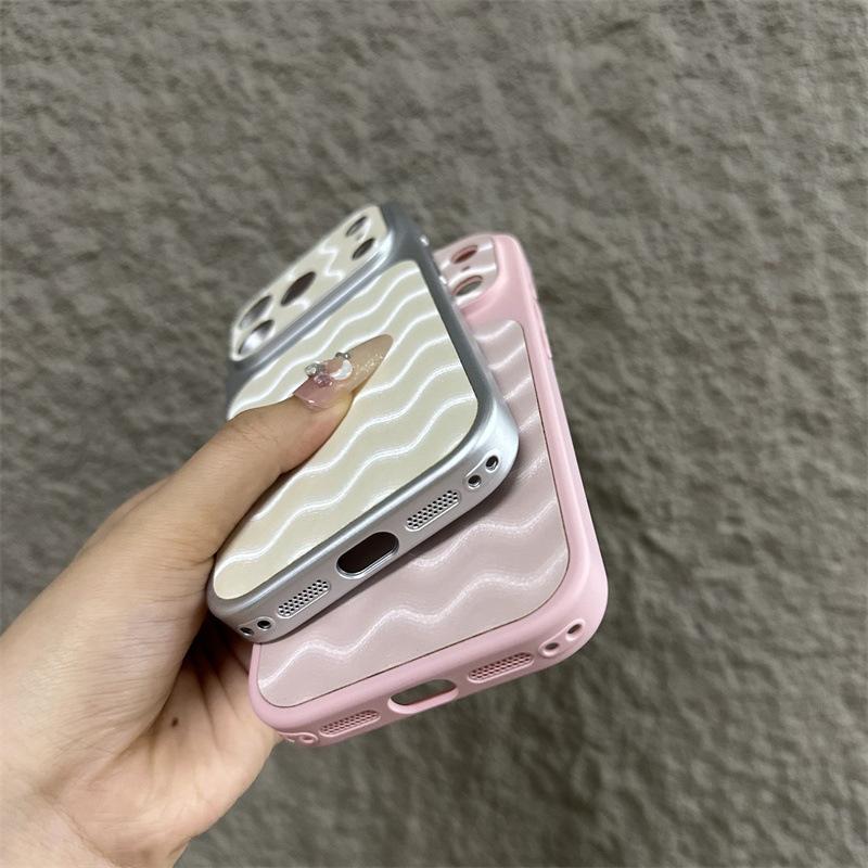 The wavy pattern is suitable for seconds to become larger Windows Apple 17 mobile phone case iPhone16promax anti-drop all-inclusive protective case.