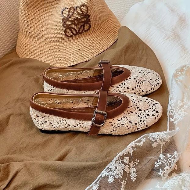 

Grape mother of the same style, romantic hollow crochet splicing versatile shallow mouth word belt Mary Jane single shoes women s summer new 40 чёрный