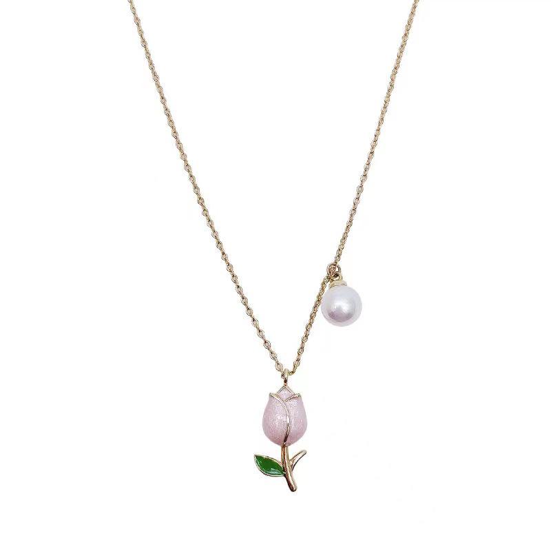 Summer Tulip Pearl Necklace: High-End Beaded Pendant, Light Luxury, Sophisticated Women's Clavicle Chain.