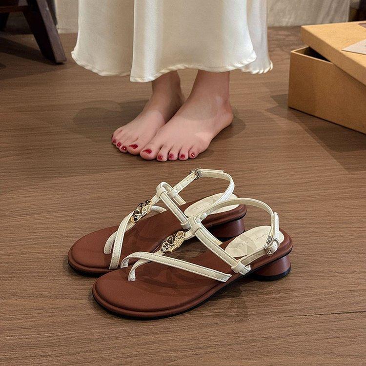 

Fashion sandals women s 2025 new thin strap toe high heel sandals summer vacation style metal buckle thick heel Roman shoes 39