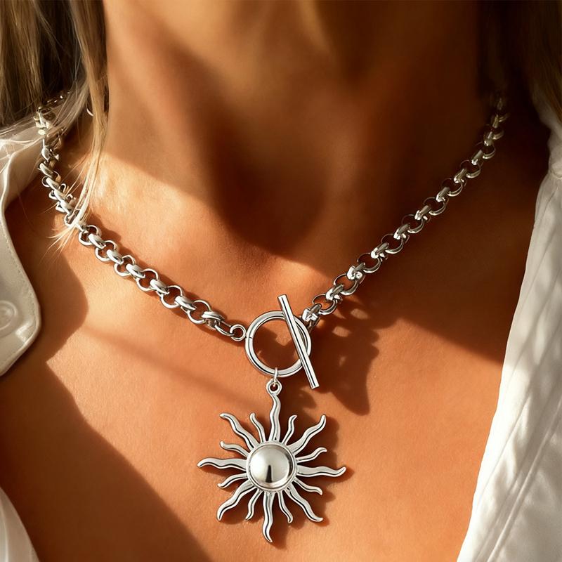 Stainless Steel Vintage Sun Pendant Necklace for Women Simple Metal Multi-Layer Thin Chain Clavicle Chain Fashion Party Jewelry