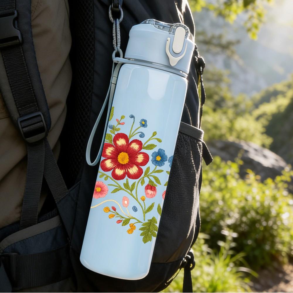 1PC Folk Floral Heart Garland 750ml Color Plastic Sports Water Bottle Leakproof Flip Straw Lid Suitable for Sports Office Home Use