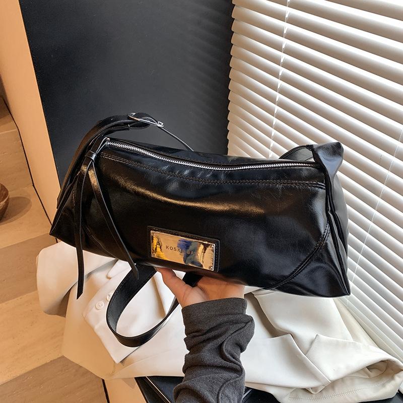 

Повседневная сумка через подмышку в иностранном стиле, женская простая сумка-подушка через плечо, высококачественная мягкая кожаная сумка-мессенджер чёрный