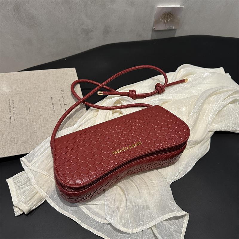 

Белая ретро маленькая сумка высокой ценности женская 2025 весна-лето новая нишевая маленькая сумка кроссбоди модная наплечная сумка-подмышка красный