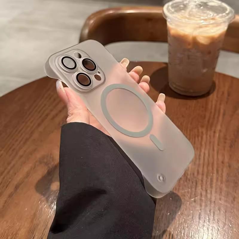 Nude Feeling Without Frames Suitable for Apple 16 Magnetic Suction Phone Case Matte IPhone 15 ProMax Ultra Thin Anti Fall Case 14