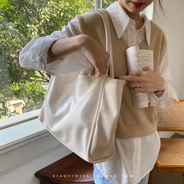 Korean Autumn Handbag: New Style, Large Capacity, Versatile Tote Bag with Niche Design, Single Shoulder, Casual Underarm Carry