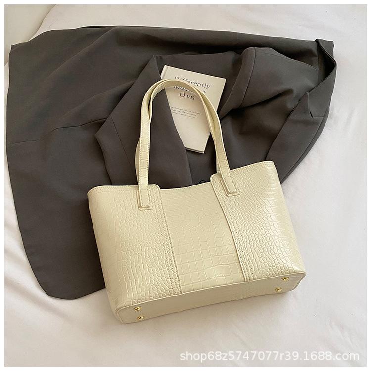 

Сумка-тоут премиум-класса большой вместимости женская 2025 новая простая модная с узором аллигатора сумка-мессенджер для通勤, на плечо, подмышку белый