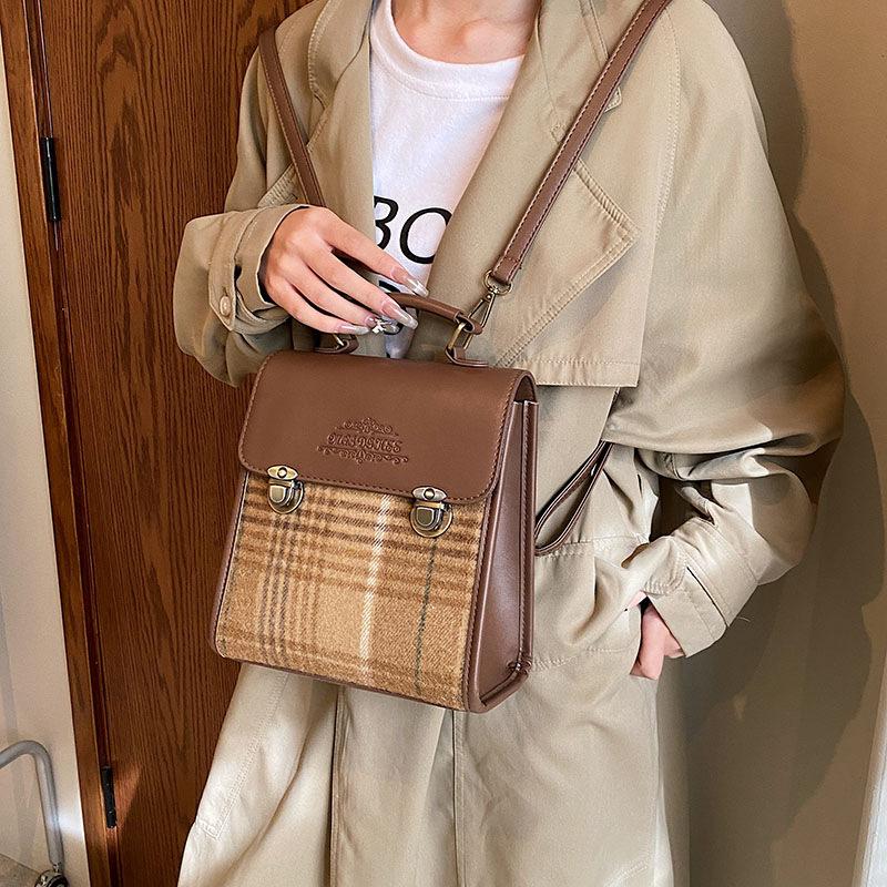 Korean Niche Backpack Women's New Fashionable Retro Handbag Student Travel Casual Small Backpack