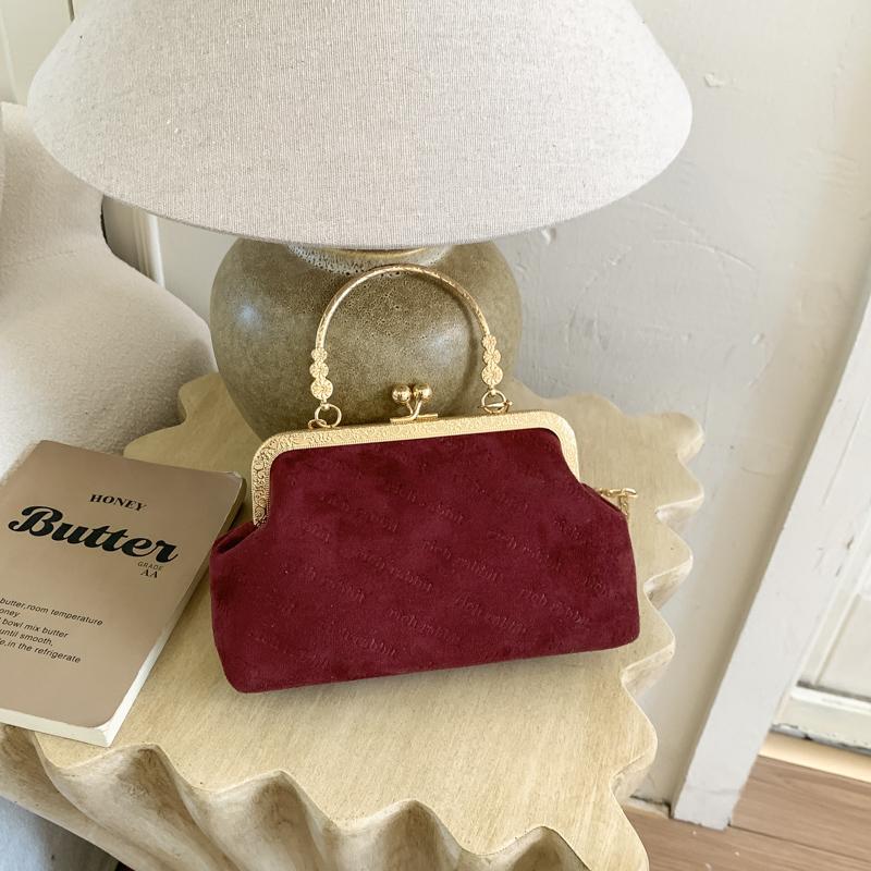 New Vintage Handbag Shell Lock Bags Chic Women s Purse Handmade Lay Bags Stylish Retro Women s Handbags Chain Crossbody Bags
