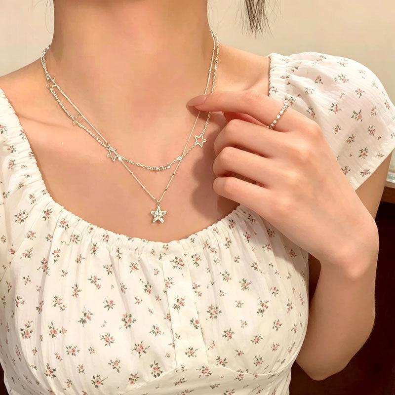 Delicate sparkling zirconium double-layer stacked star pendant necklace women's new light luxury high-end collarbone chain neck chain