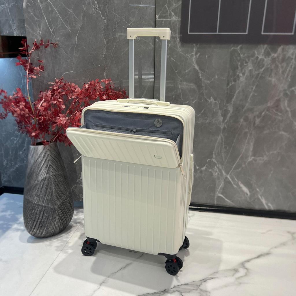 Stylish, Durable Large Capacity Trolley Case with Front Opening & TAS Lock