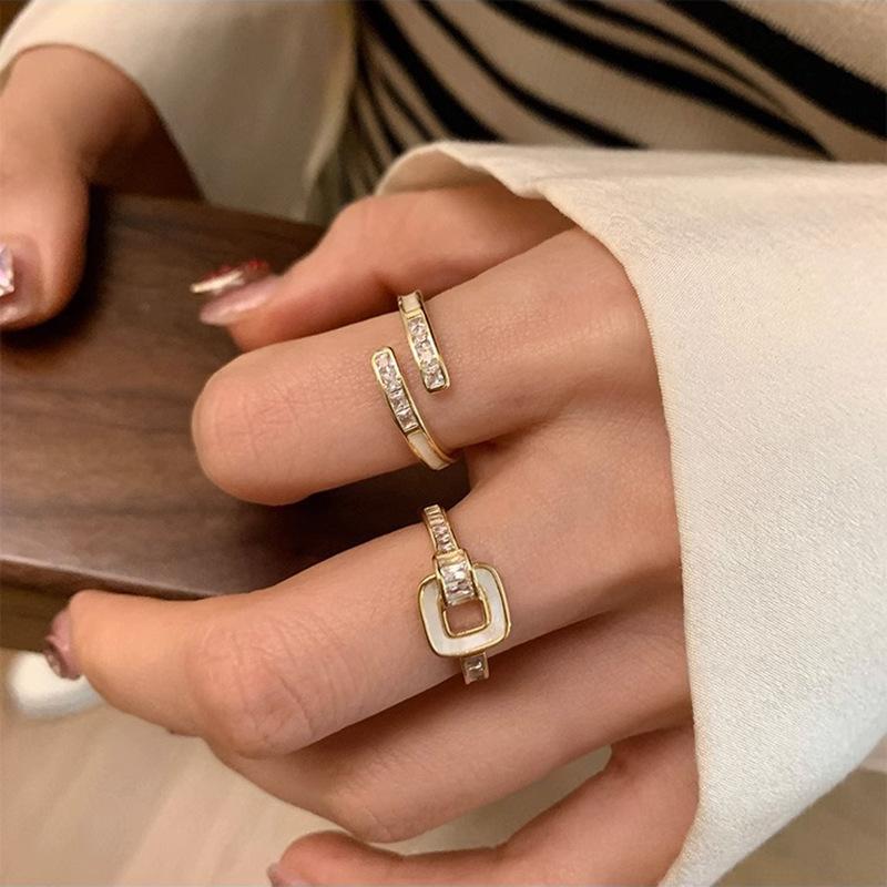 1 st Temperament Fritillary Rhinestones Ringar för kvinnor Par Jubileum Bröllopsfest Smycken Tillbehör Present