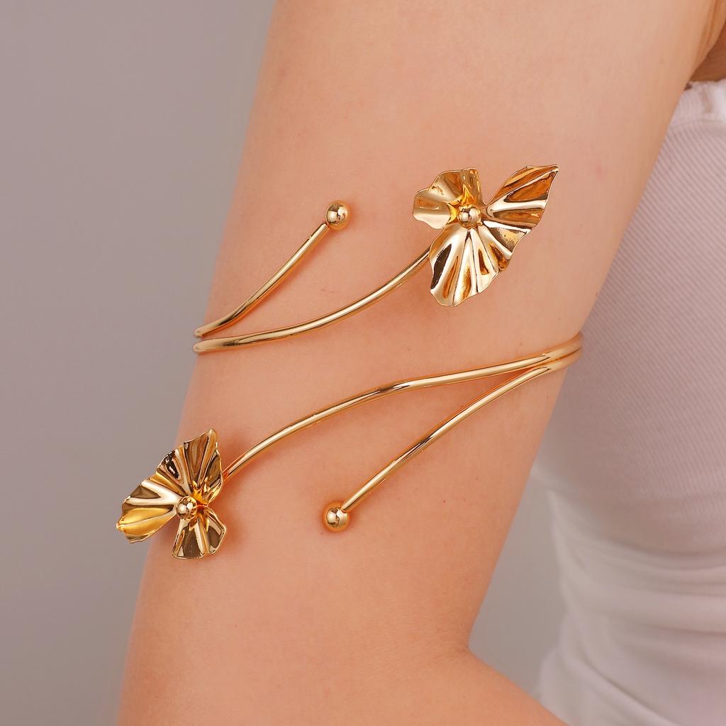 Hot Sale Flower Open Arm Bracelet Geometric Light Luxury Niche High-end Bracelet Fashion Arm Ring Non-fading Bracelet