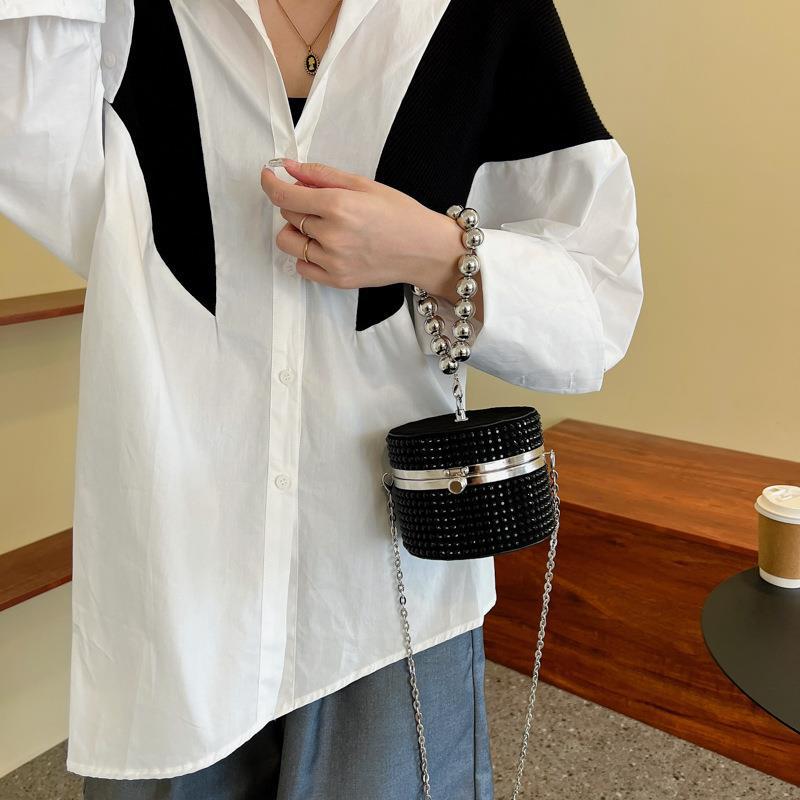 Módní malá mini kabelka s jasnými diamanty dámská kabelka 2025 nová letní řetízková kabelka přes rameno messenger kabelka krabičková kabelka