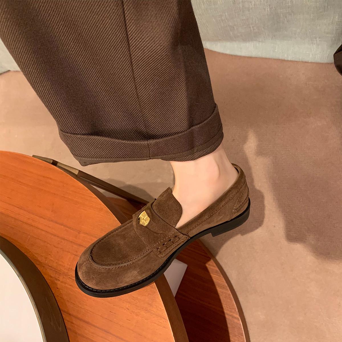 

Washed cowhide~ platform loafers women s British style gold coins small leather shoes retro pleated leather black single shoes 40