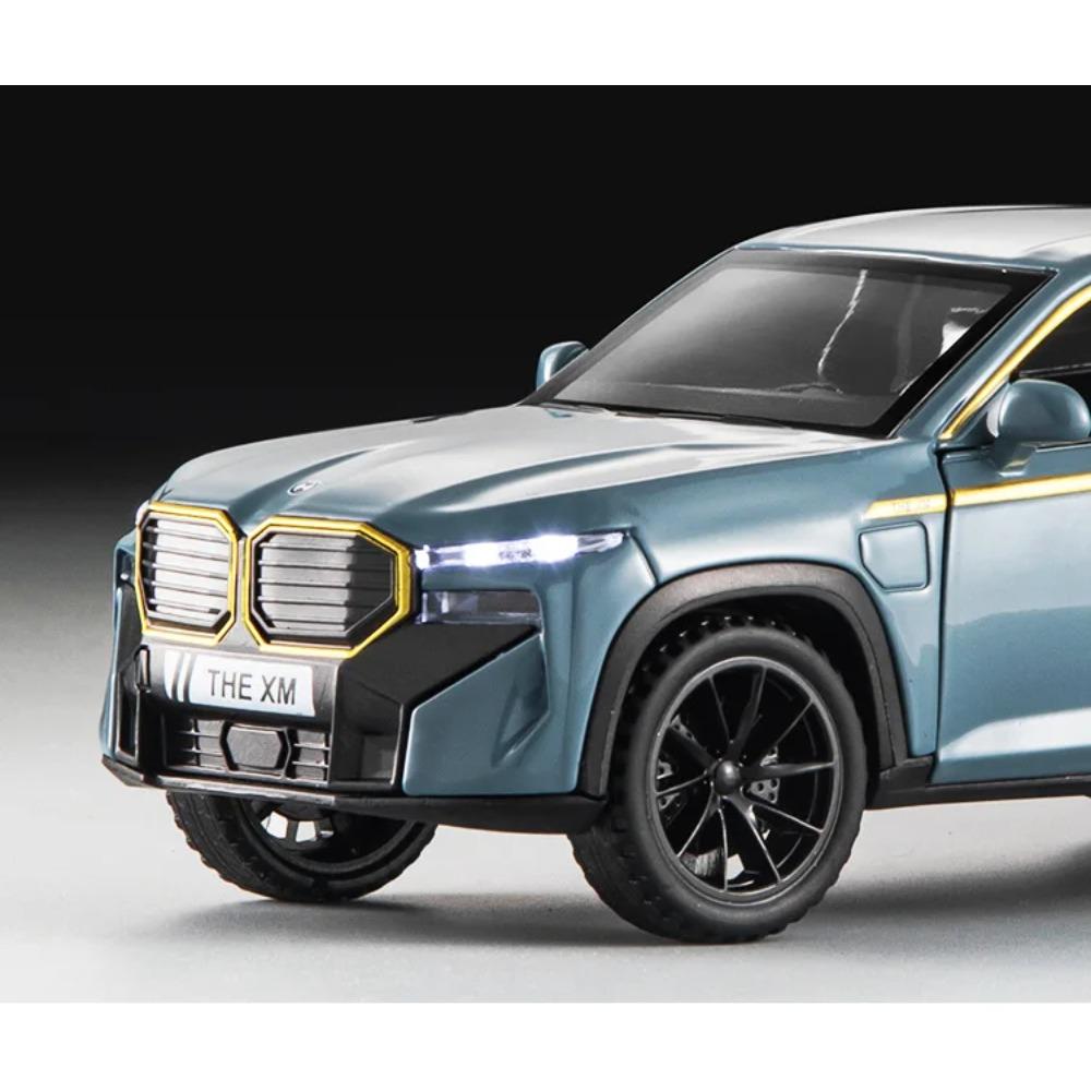 1/32 BMW THE XM SUV Alloy Car Model Sound and Light Pull Back Children's Toy Collectibles Birthday Gift