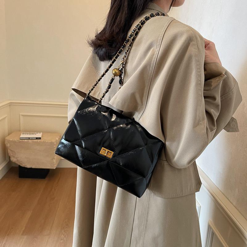Rhombus chain bag women's autumn and winter retro new versatile shoulder messenger bag premium commuter bag