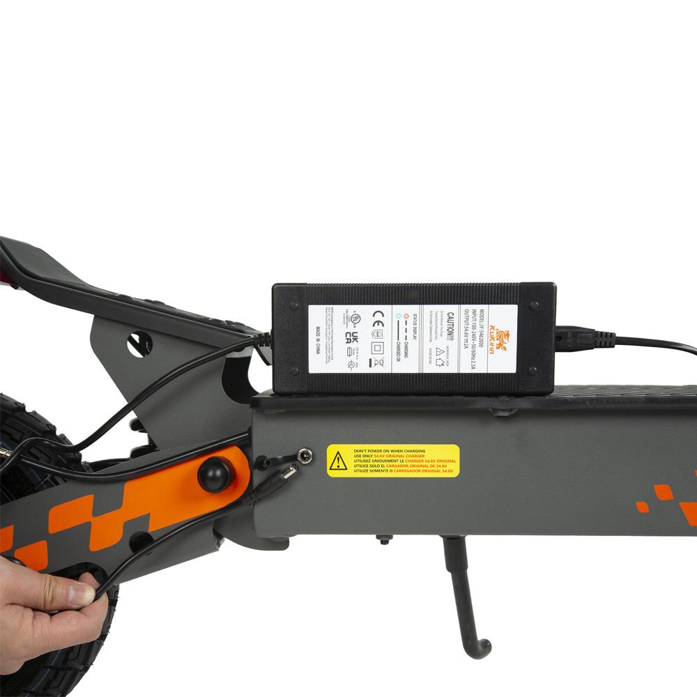 Kukirin G2 800W Elektroroller für Erwachsene, 10-Zoll-Vakuumreifen, 48 V 15,6 Ah, 45 km/h Höchstgeschwindigkeit, faltbares Design, Doppelfederung, IPX4, LED-Anzeige