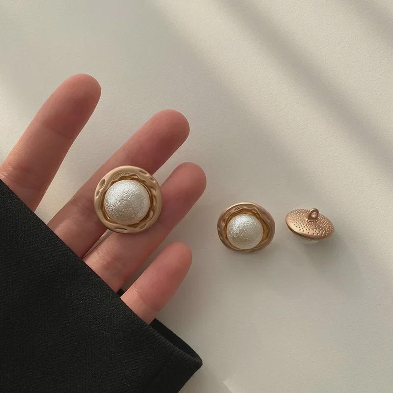 Yisen ESSTUDIO Women's Wool Coat with Decorative Metal and Pearl Buttons