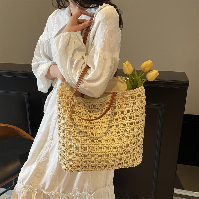 Handwoven Women's Shoulder Bag New Style Summer Large Capacity Beach Vacation Straw Tote Bag Casual Bucket Handbags