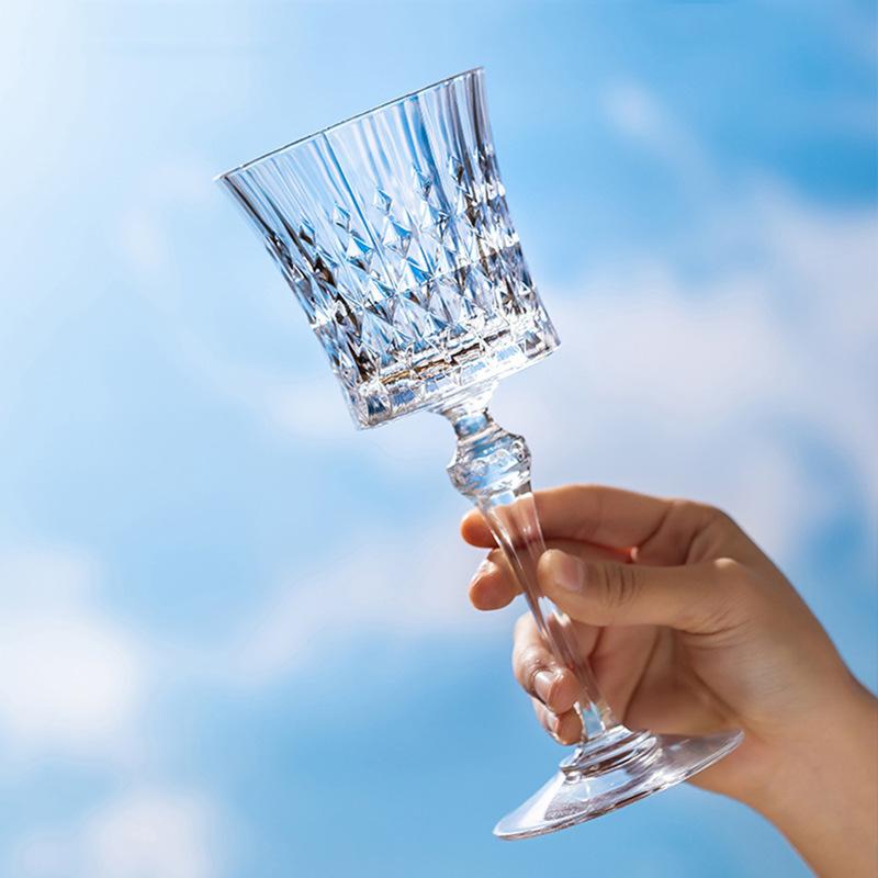 Luxury red wine glass crystal glass diamond champagne glass home creative whiskey glass