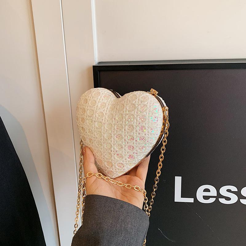 

Beautiful casual messenger bag, personalized simple fashion box bag, love bag 2024 new foreign style niche lipstick bag білий