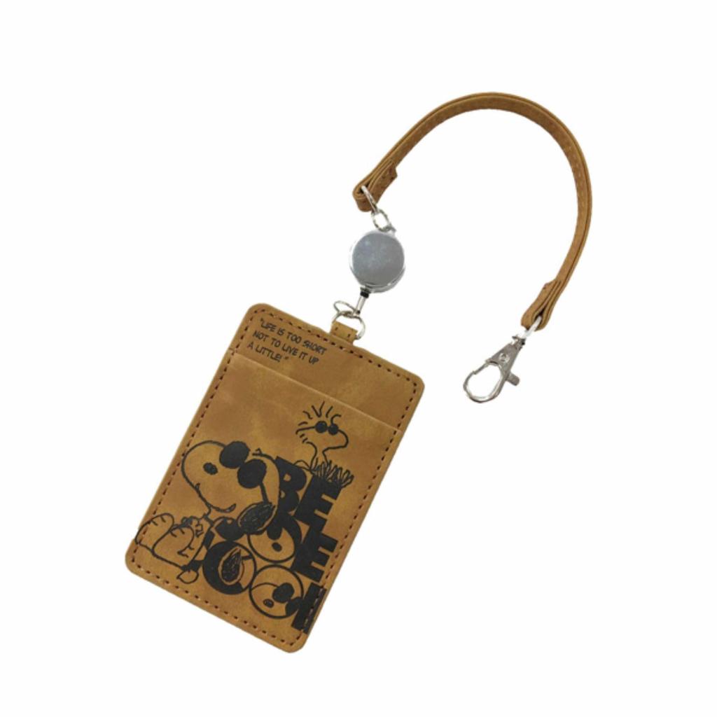 SNOOPY Passhülle mit Rollband, Stilvolles Kunstleder, Niedliches Prägemuster, Joe Cool Braun, IC-Kartenhülle
