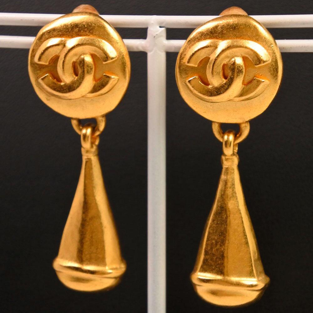 CHANEL Earring Swing / COCO Mark gold Plated Gold 29.8g Women Used
