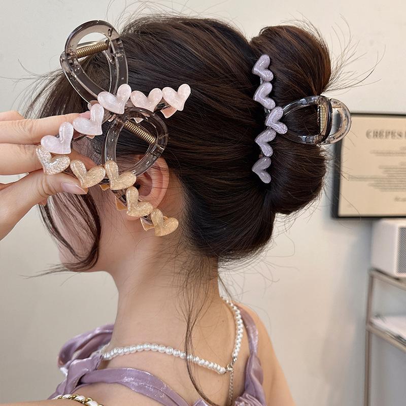 Neuer koreanischer mehrfarbiger Liebesherz-Haarclip für Damen, Mode, leichter Luxus, einfach, Haiklammer, Kopfschmuck für Geburtstagsfeiern