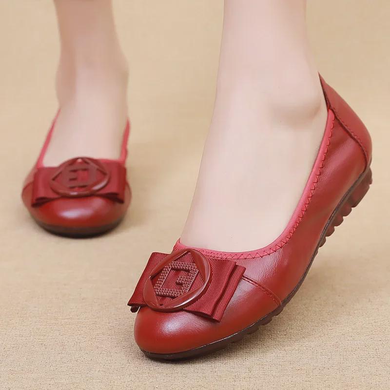 Comfortable Non-Slip Leather Flats for Women - Ideal for Spring & Autumn, Perfect for Middle-Aged & Elderly