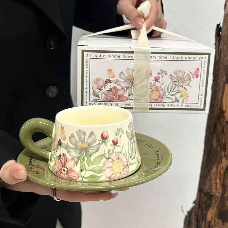 

OLOEY Retro Oil Painting Coffee Cup and Saucer Set